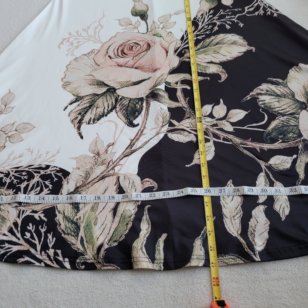Silky Floral Vacation Dress Gorgeous Roses like new Black White Pink Sleeveless - Picture 4 of 13